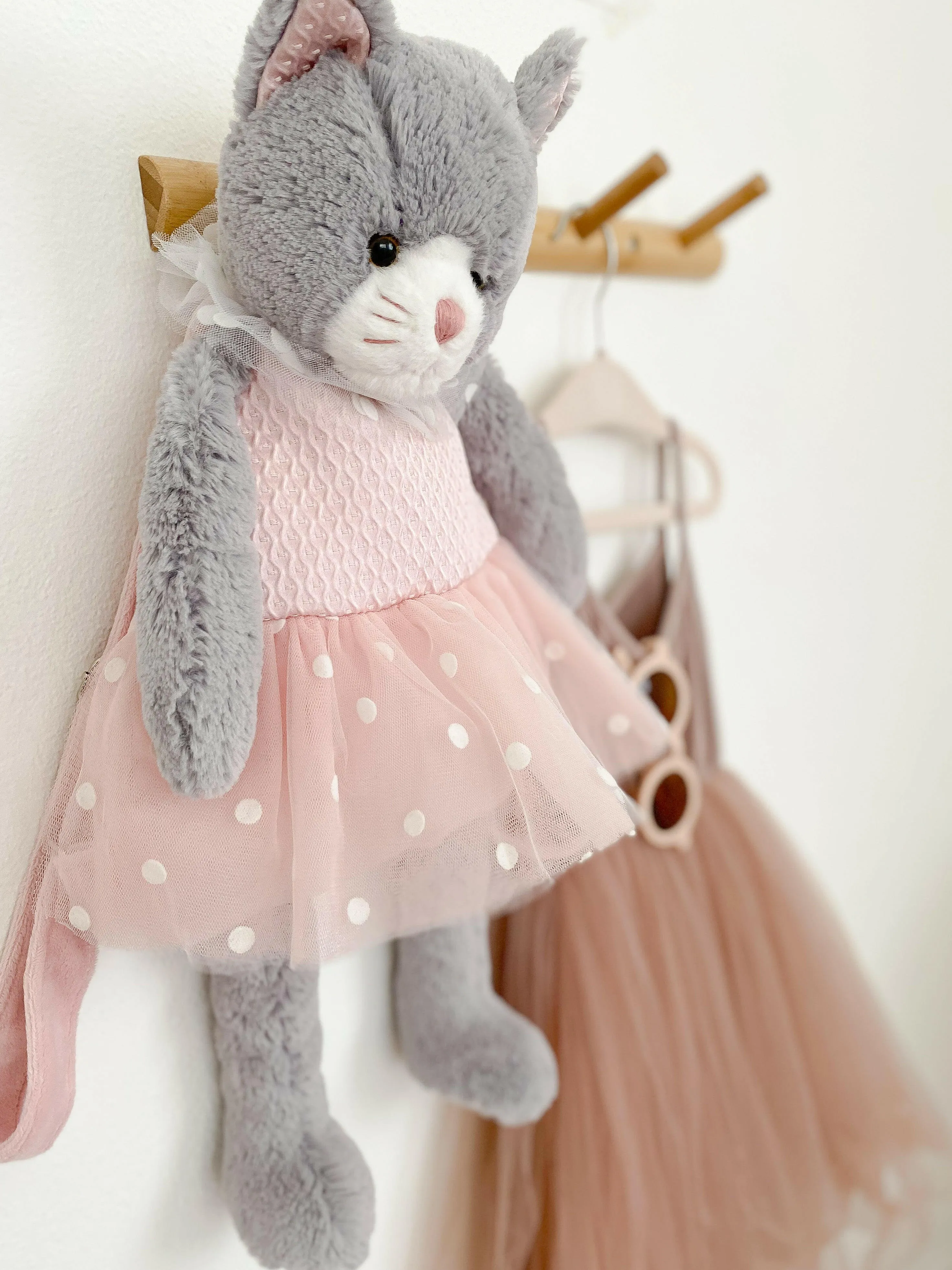 'CELESTE’ CAT PLUSH BACKPACK