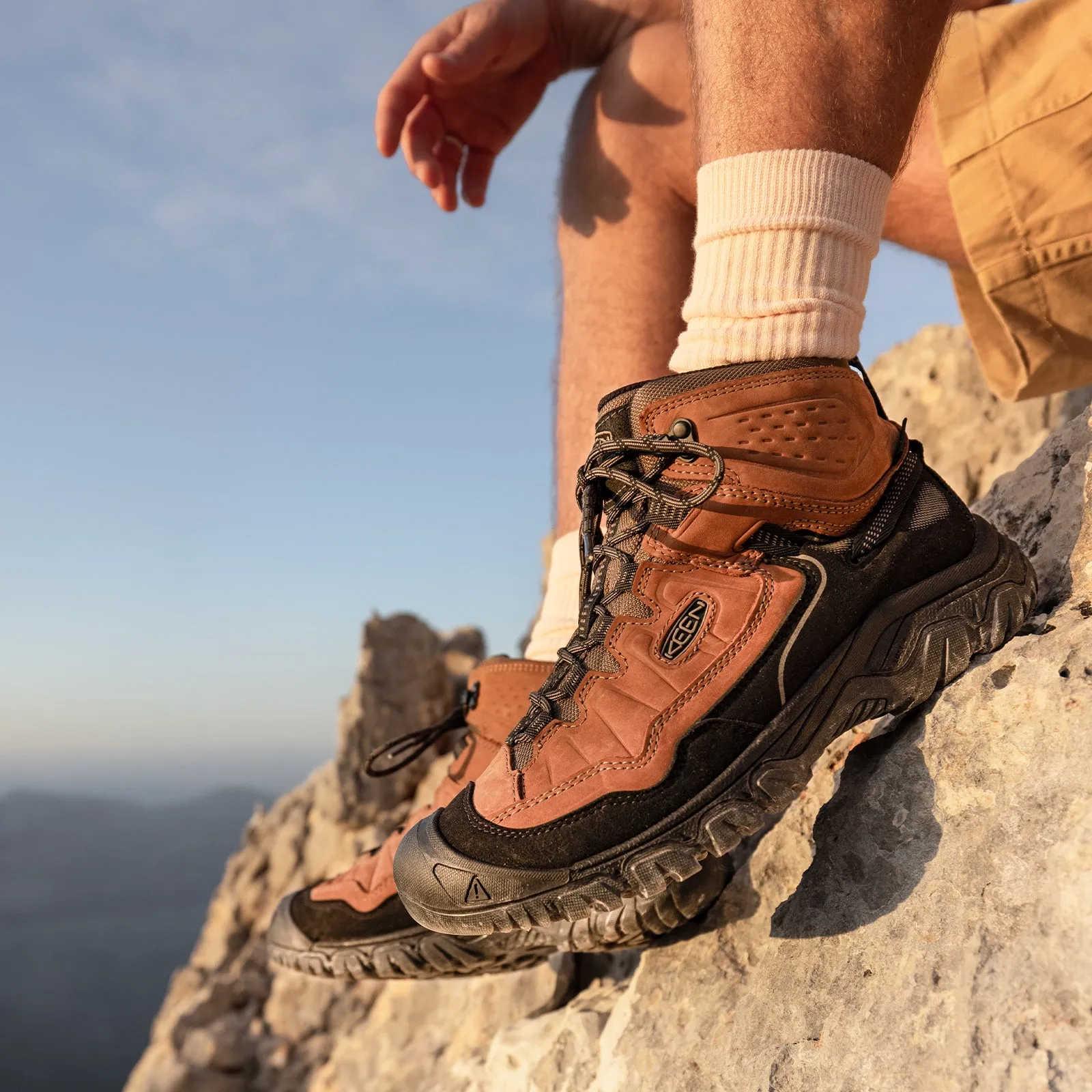 Keen Targhee IV Mid Waterproof Hiking Boot (Men) - Bison/Black